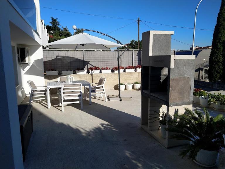Apartment Lana Crikvenica Buitenkant foto